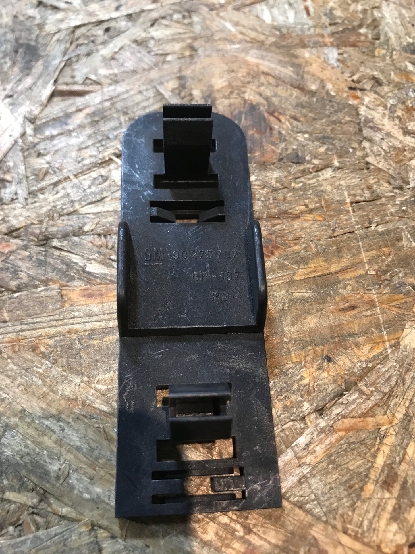 Original Opel Omega A Befestigungsklammer NEU