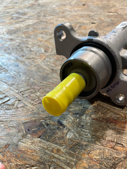 Original GM Opel Meriva A Hauptbremszylinder Neu