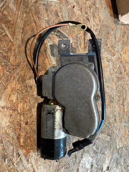 Original GM Opel Kadett E Motor Heckscheibenwischer Neu