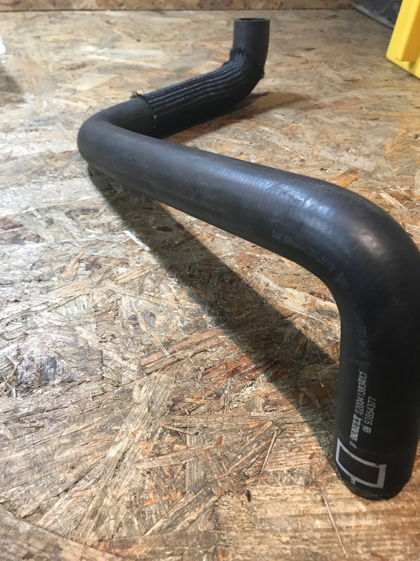Original Opel Vivaro A 2.5DTI Wasserschlauch Anlass Kühler NEU