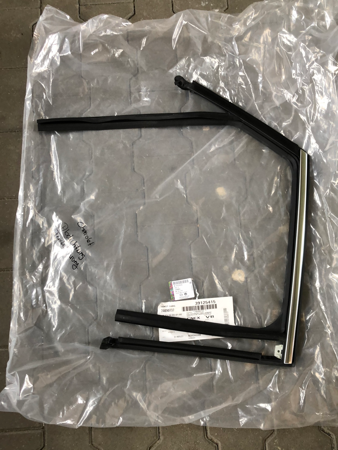 Original GM Chevrolet Abdichtung Fensterführung Neu