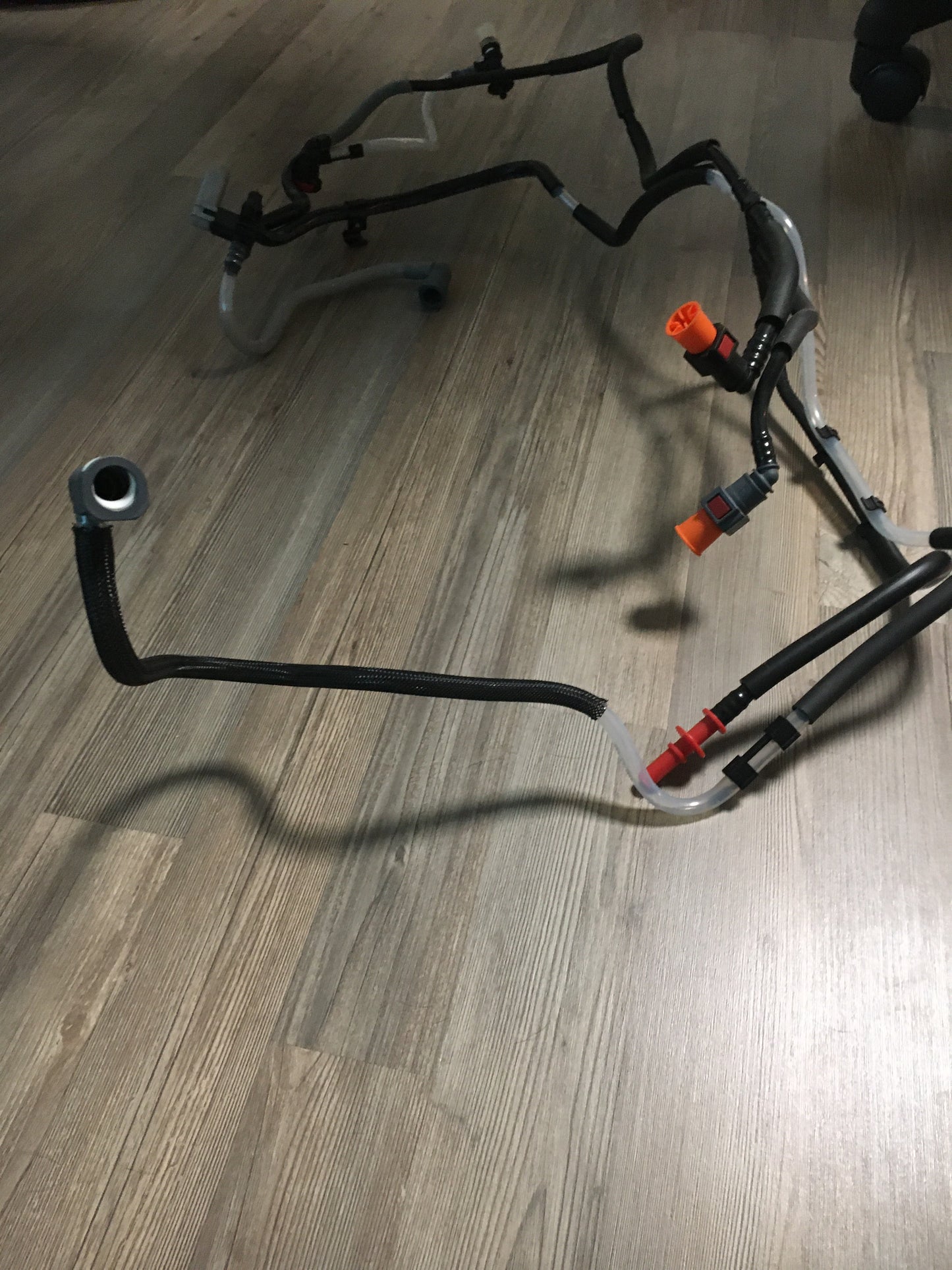 Original Krafftstoff Leitung Renault Traffic ll Vivaro l Nissan Primastar NEU