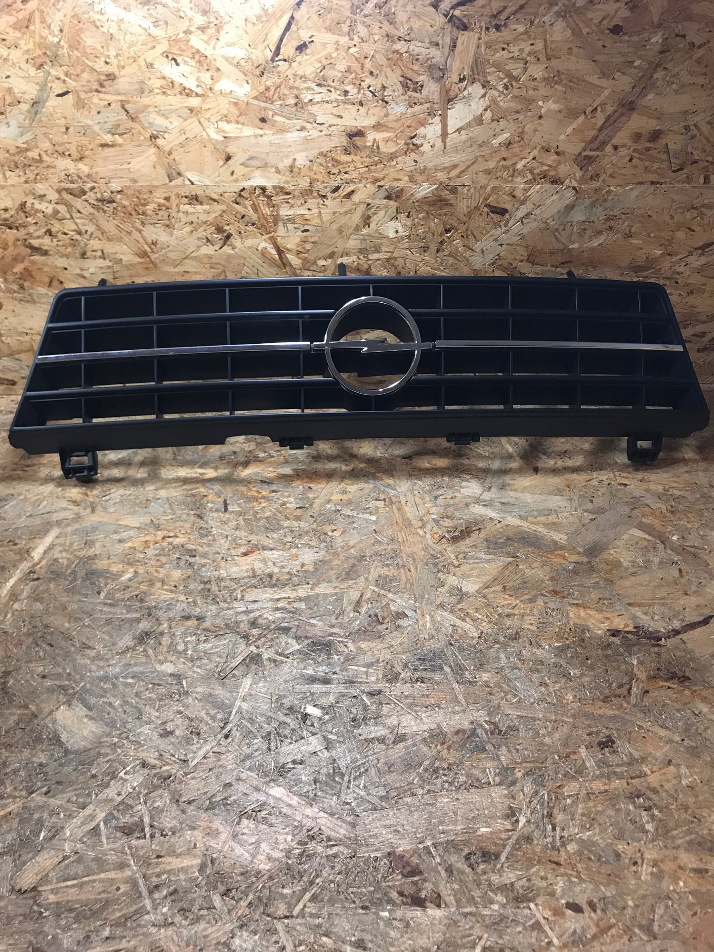 Original Opel Senator A2 Monza Frontgrill NEU