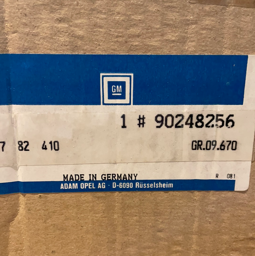 Original GM Opel Kadett E Kassettenbox Neu