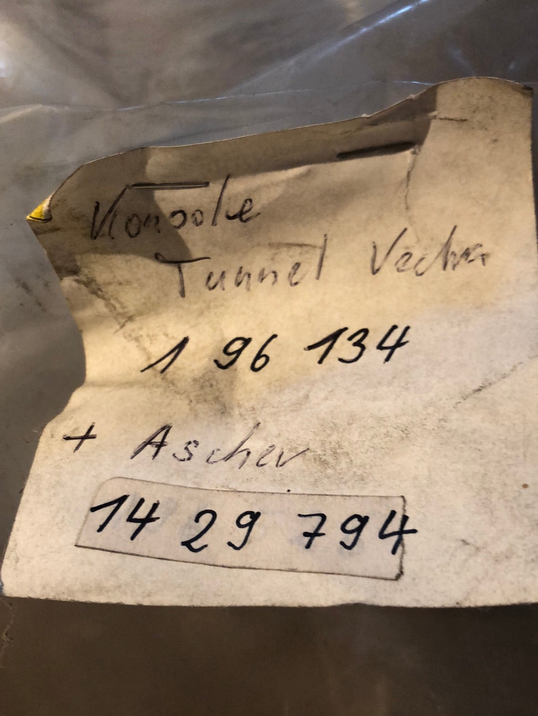 Original GM Opel Vectra B Tunnel Mittelkonsole ohne Armlehne schwarz Neu