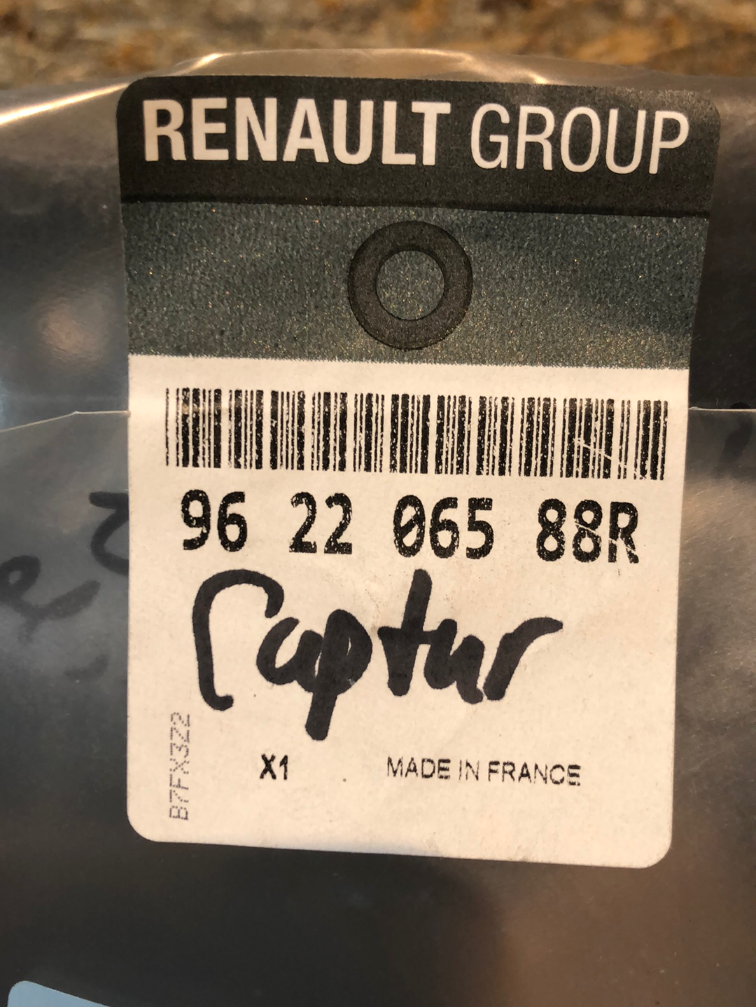 Original Renault Captur Nummernschildhalter vorne Mitte Neu