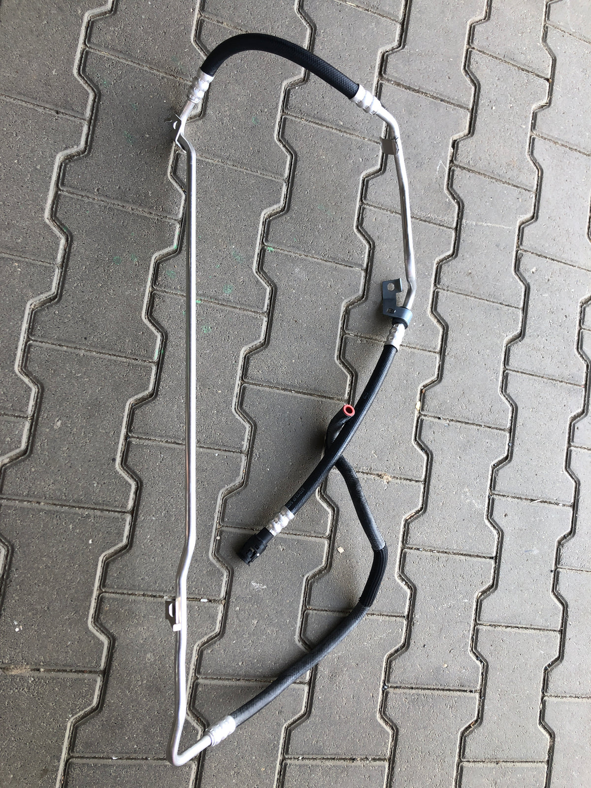Original GM Opel Vivaro A 2,5L Rohr Hilfskraftlenkung an Behälter Neu