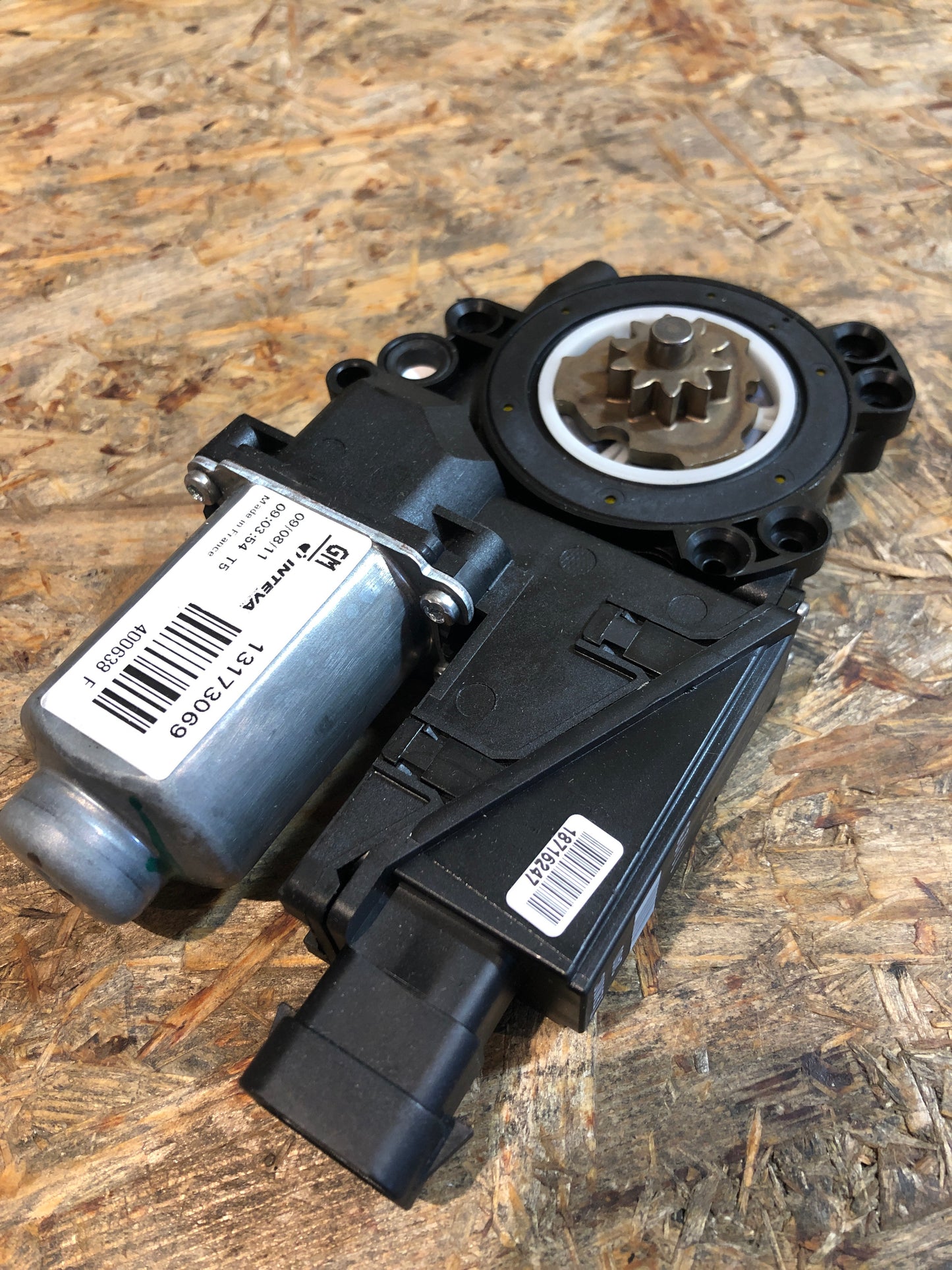 Original GM Opel Combo C Fensterheber Motor vorne links Neu