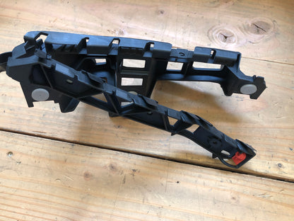Original GM Opel Astra GTC Halter Führung Stoßstange hinten rechts Neu
