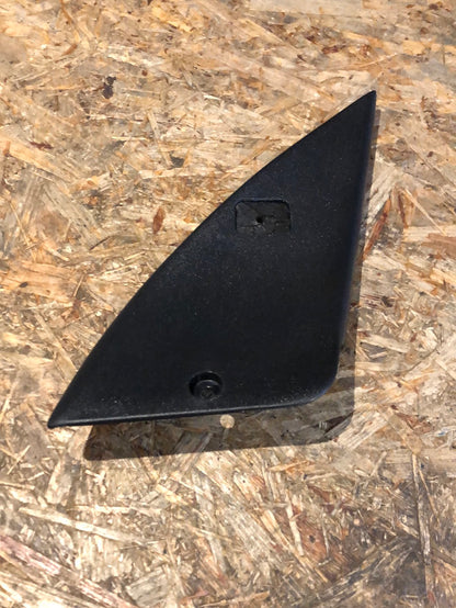 Original GM Opel Omega A Einsatzecke innen Vordertüre Neu