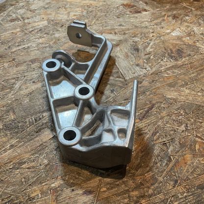 Original GM Opel C20XE F20 Getriebe Getriebehalter Neu