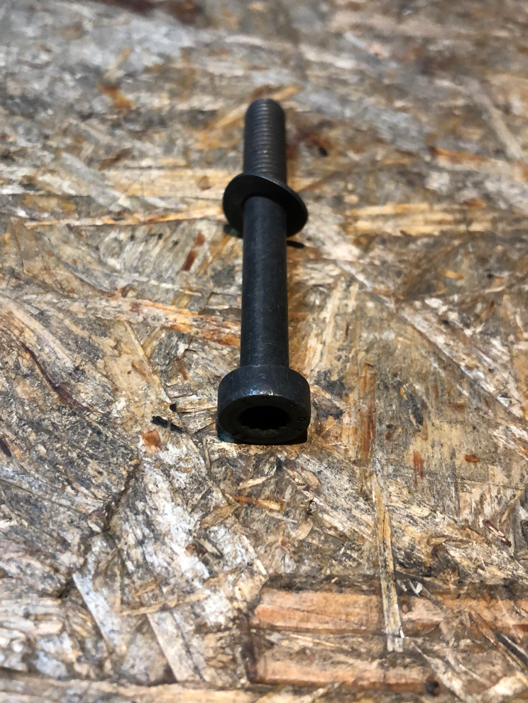 Original Oldtimer/ Youngtimer Zylinderkopf Schraube Neu