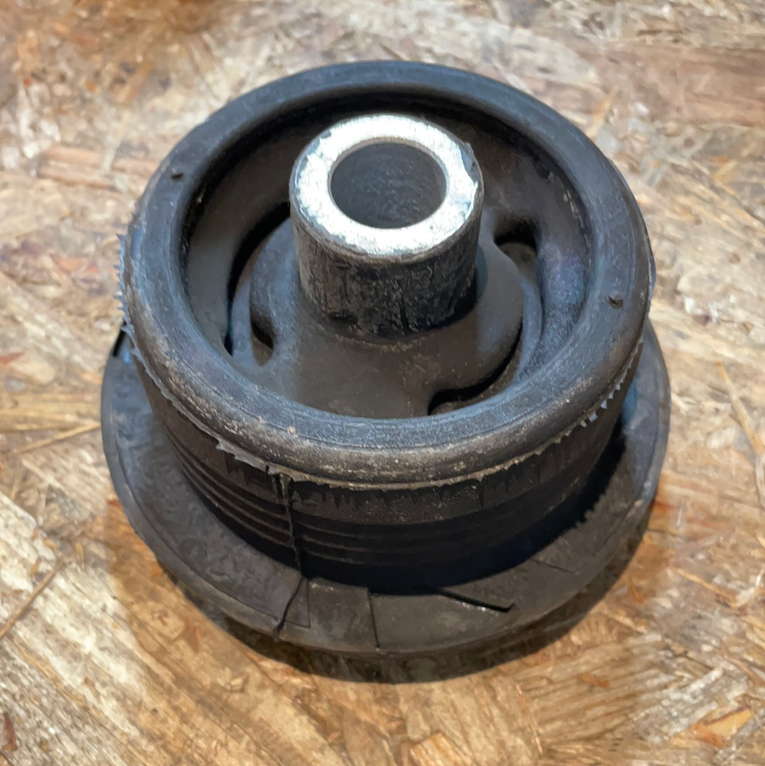 Original GM Opel Omega B Tonnenlager Hinterachse Neu