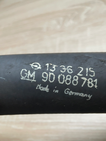 Kühlerschlauch unten von der Wasserpumpe zum Hochleistungskühler bei Rekord E mit den Motoren 17N 19N 20N/S