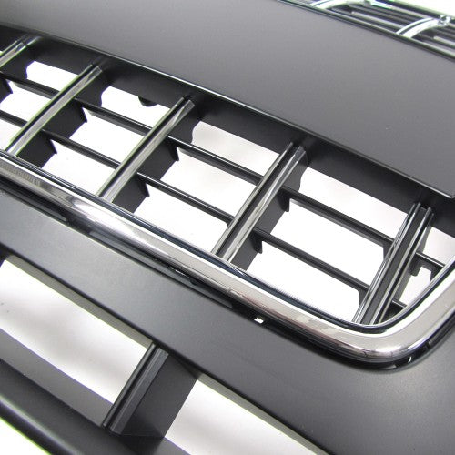 Frontstoßstange im Sport-Design inkl. Kühlergrill mit Nebelscheinwerfern und Abdeckung