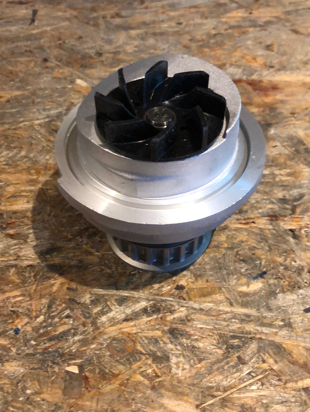 Original GM Opel Meriva A Wasserpumpe Neu