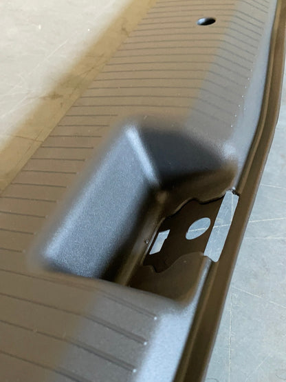 Original GM Opel Omega B Abdeckung Öffnung Kofferraum Neu