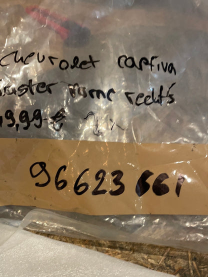 Original GM Chevrolet Captiva Raster vorne rechts Neu