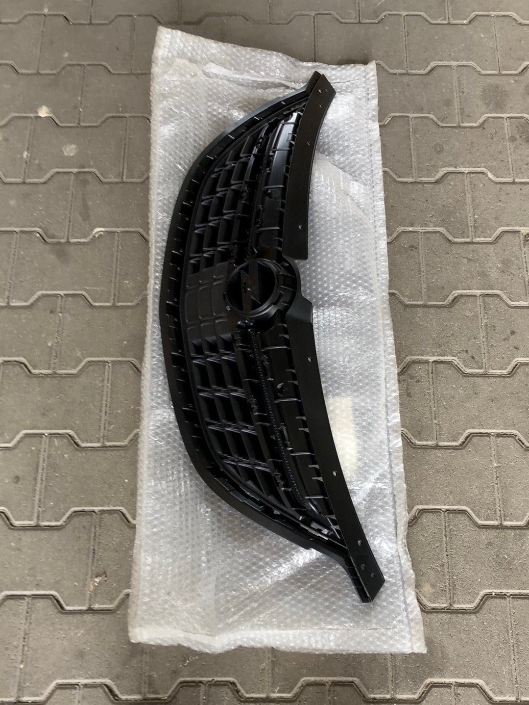 Original GM Opel Zafira C Kühlergitter Neu
