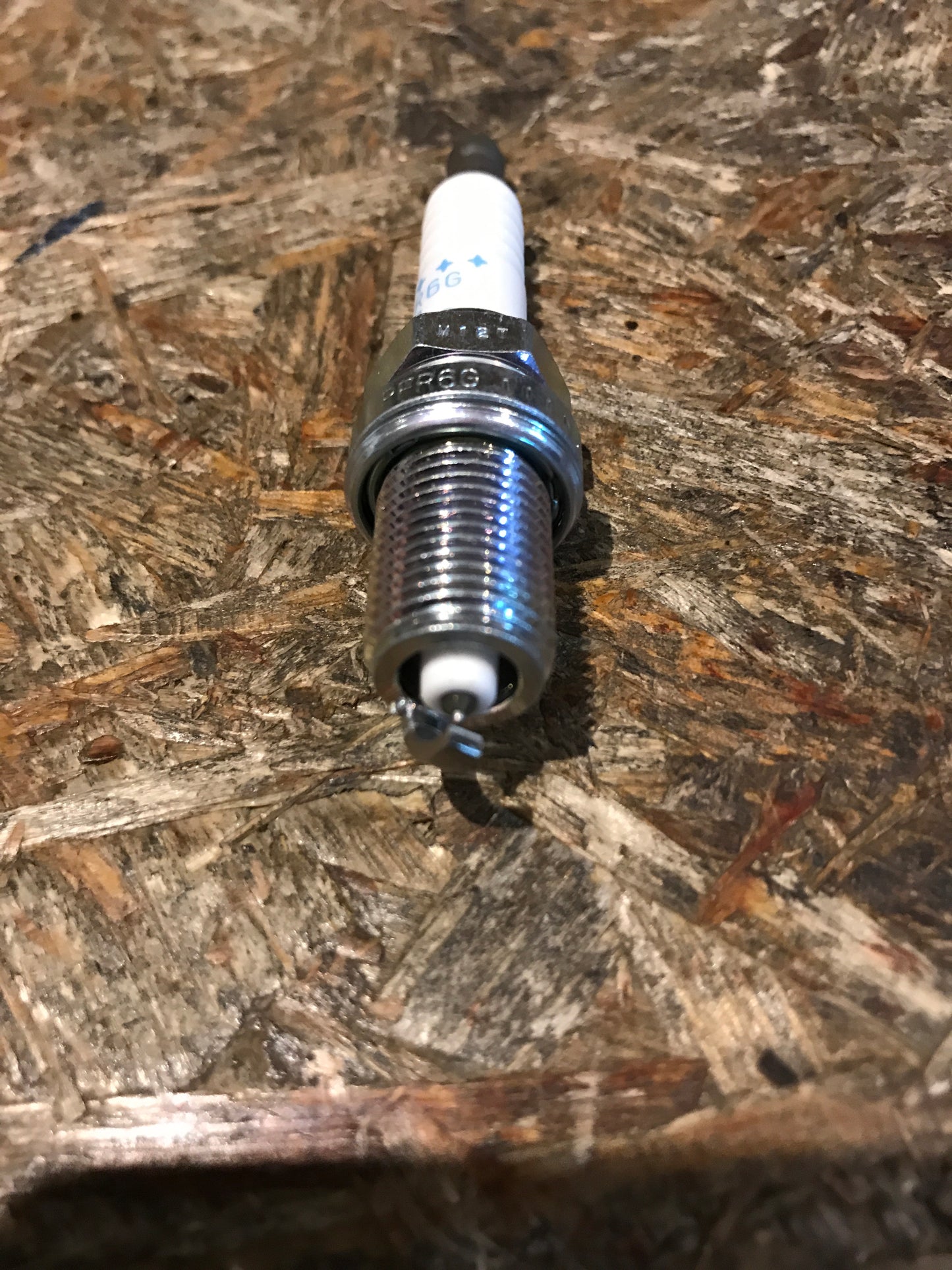 Original Vivaro 2,0 16 V Zündkerze NEU