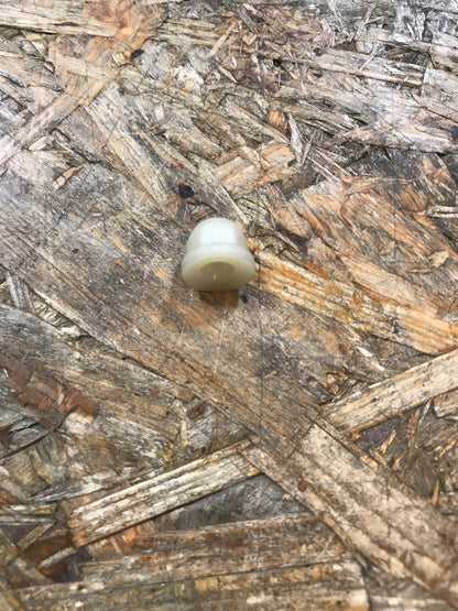 Original Opel Komstoffmutter Glas an Seitenverkleidung NEU