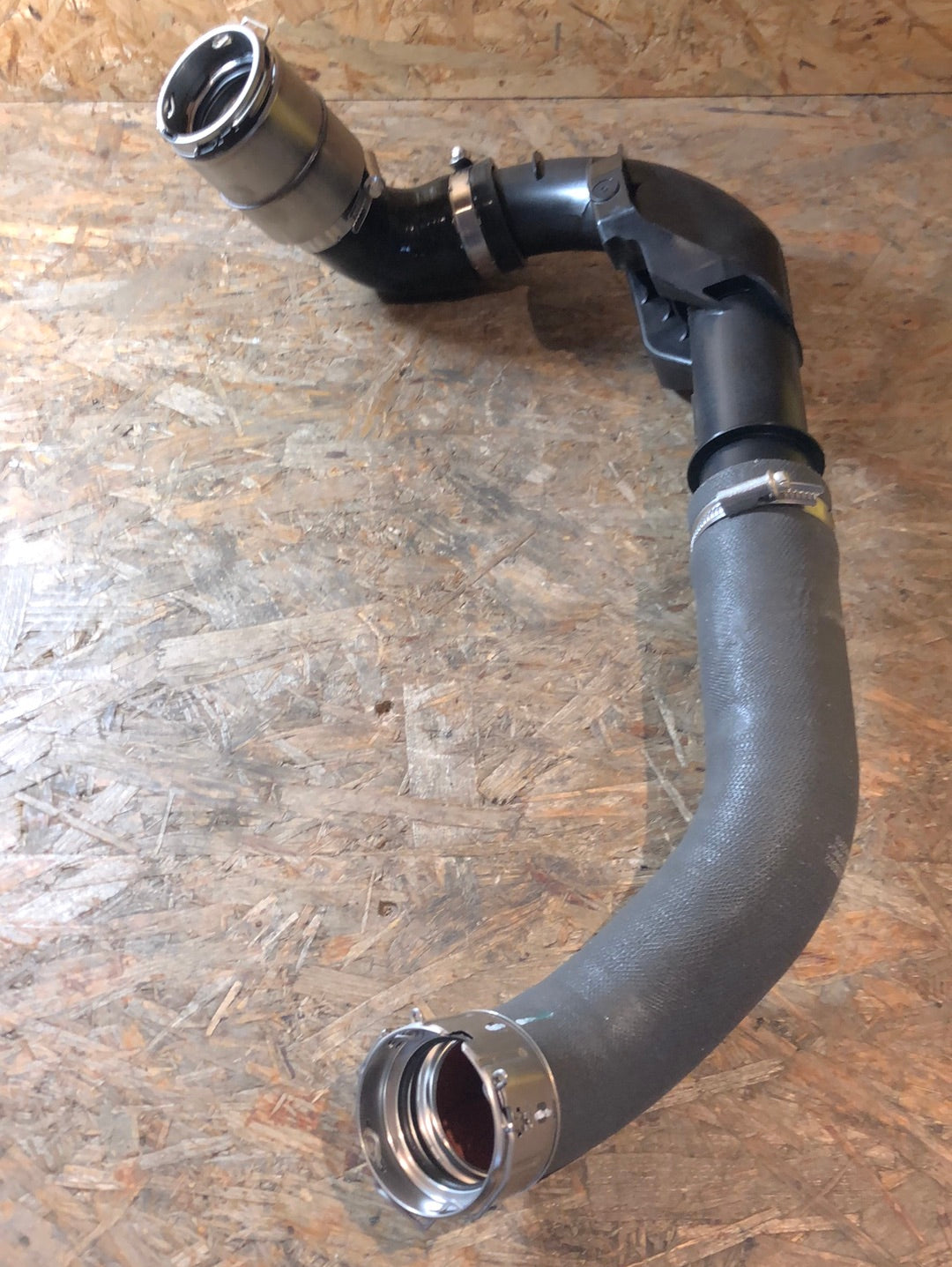 Original GM Opel Movano B Renault Master 2 Ladeluftschlauch Ansaugung Neu