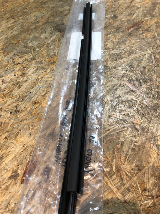 Original GM Opel Vivaro B Dichtung Fenster Vorne Links Neu