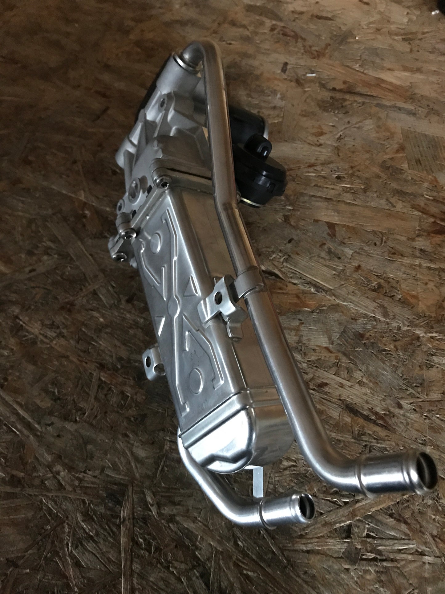 Original Seat Ibiza IV / Ibiza IV ST / Ibiza IV Sportcoupe / Skoda Fabia II / Fabia II Combi / Roomster / Roomster Praktik / VW Polo 1.2 DTI AGR-Ventil mit Kühler + Dichtungssatz NEU