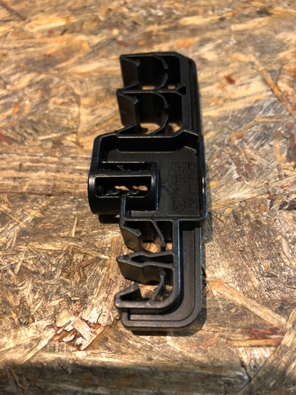 Original Opel Astra J Clip Kraftstoffleitung Neu