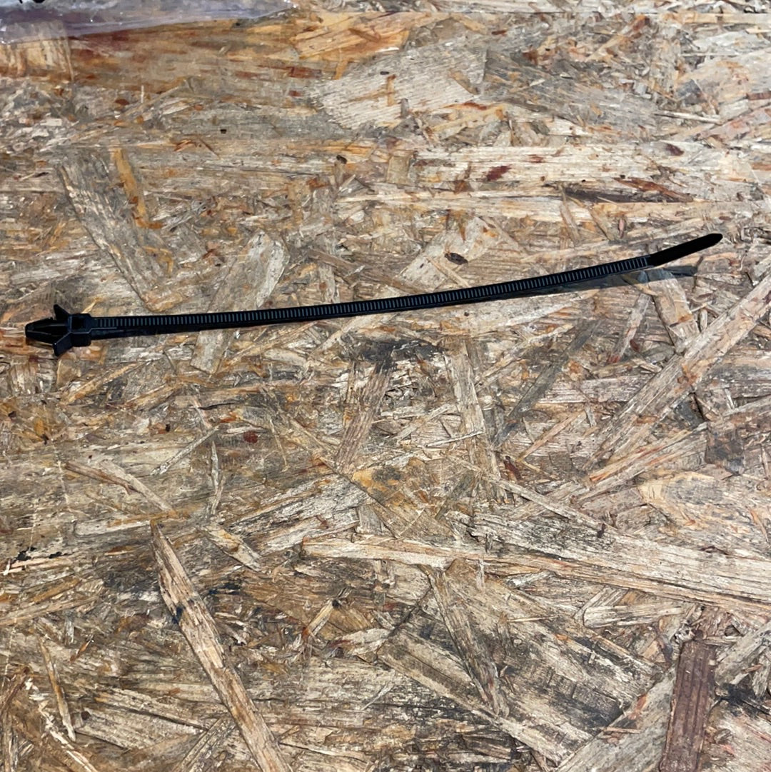 Original GM Opel Astra J Halteband Ablaufschlauch Luftreiniger Neu