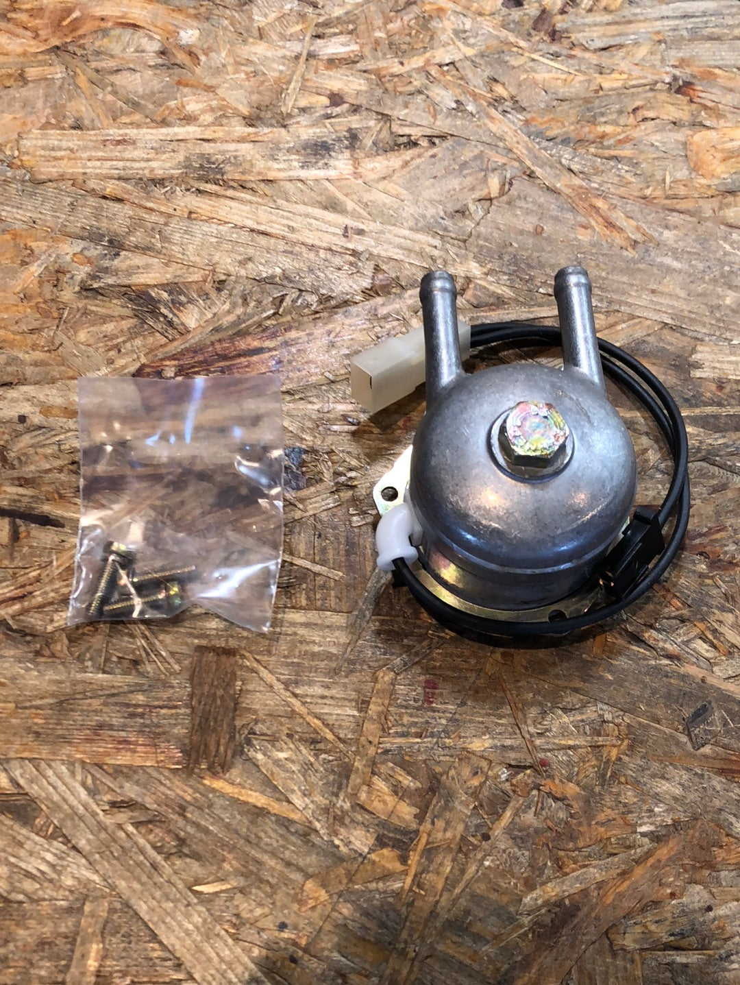Original GM Opel Ascona C 1.6 1.3 Kadett E 16V Starterdeckel Neu