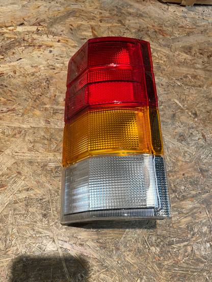 Original GM Opel Kadett E Caravan Hella Rückleuchte rechts Neu