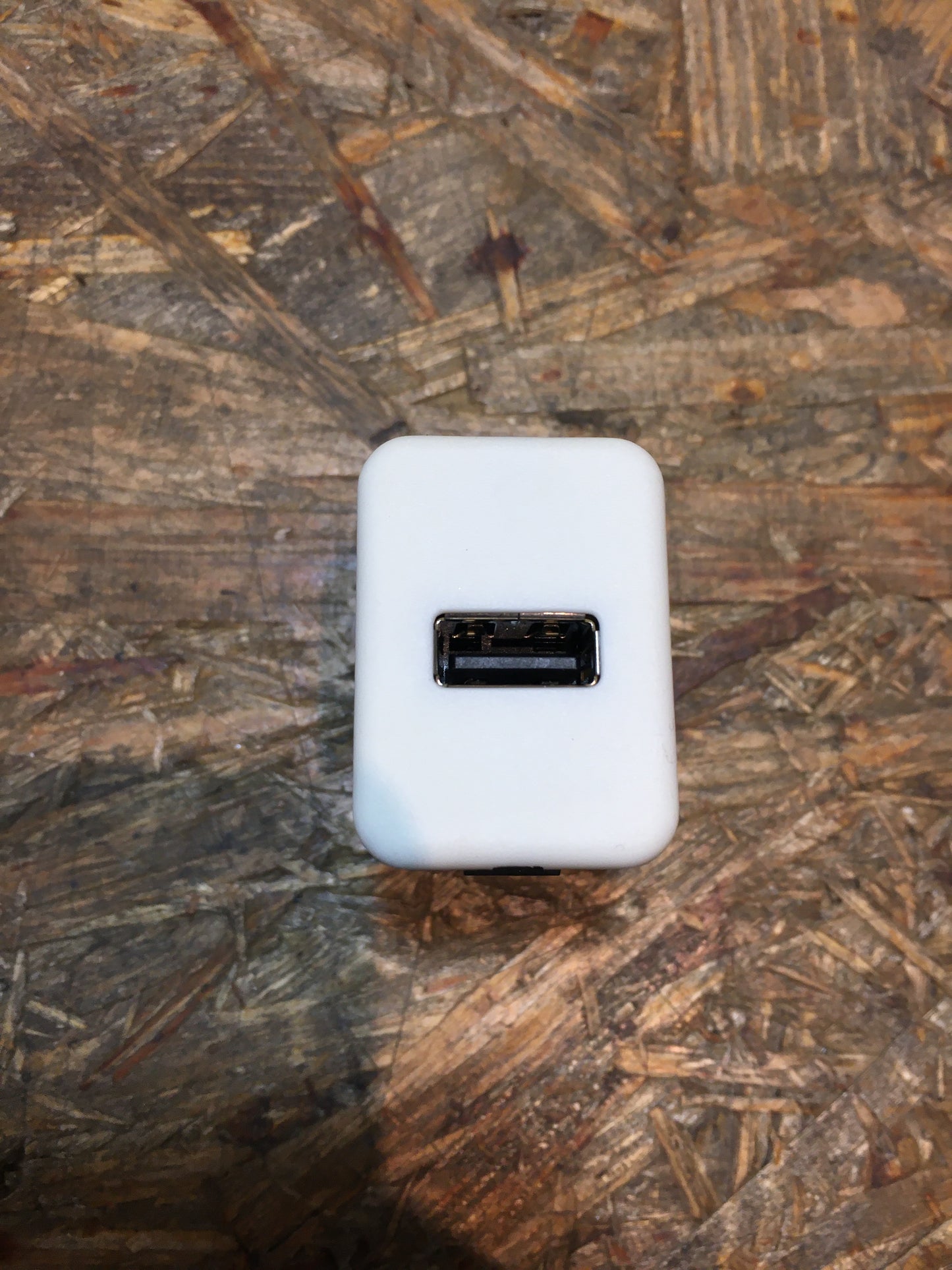 Original Chevrolet Aveo USB Anschluss NEU