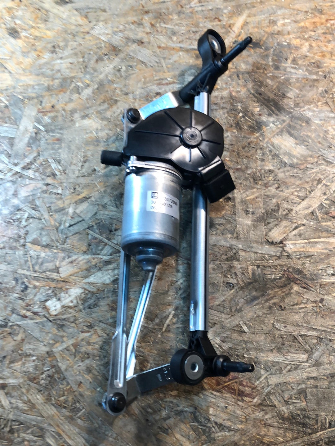 Original GM Opel Corsa D E Wischergestänge mit Motor vorne Neu