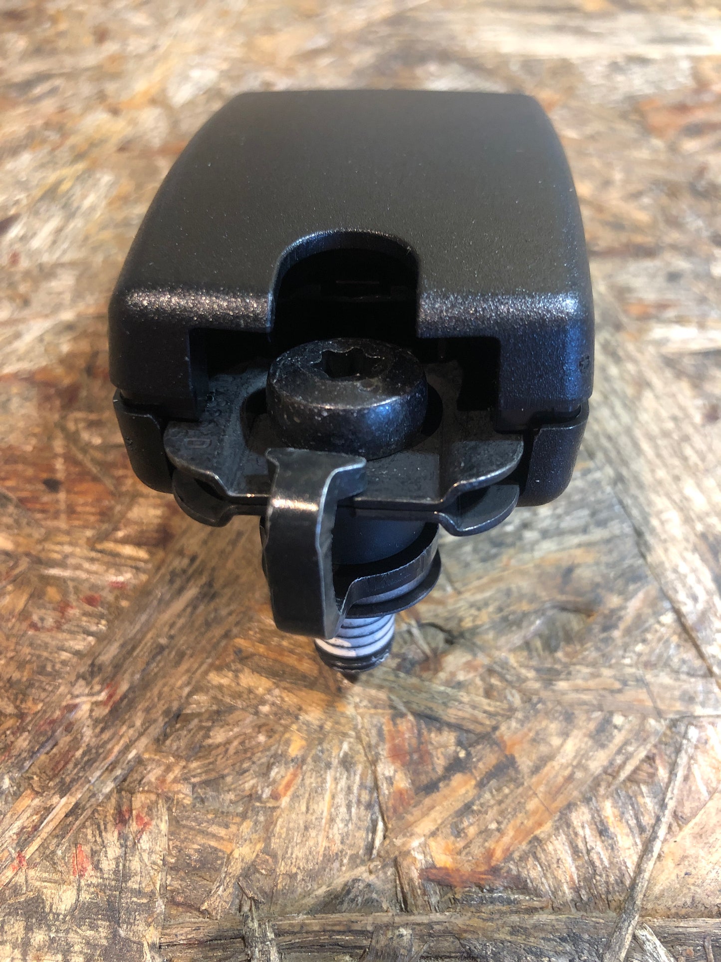 Original GM Opel Vivaro B Schloss Sicherheitsgurt außen Neu