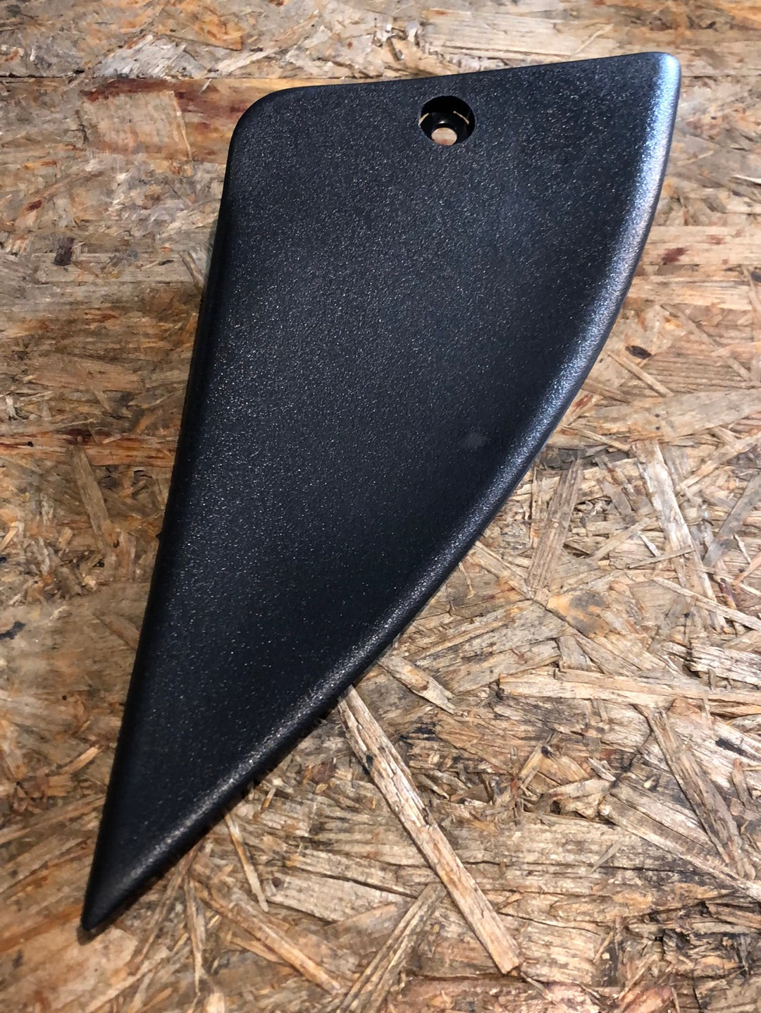 Original GM Opel Omega A Einsatzecke innen rechts Neu