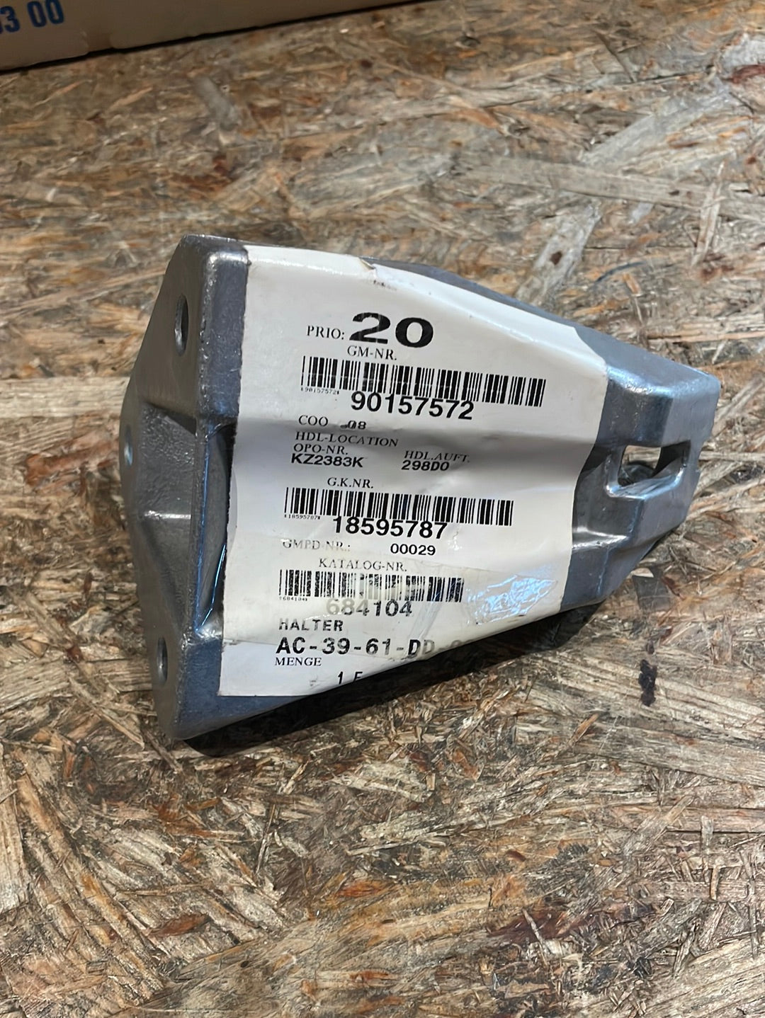 Original GM Opel Rekord E Monza Senator A Manta B Motorhalter vorne rechts Neu