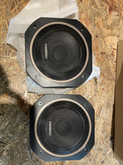Original GM Opel Kadett E Stereo Hecklautsprechersatz Neu