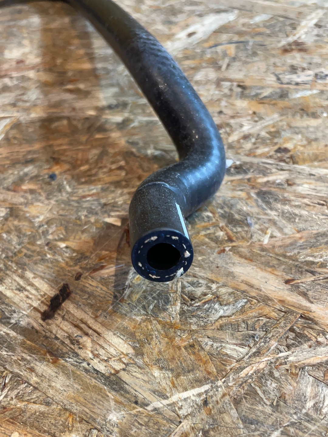 Original GM Opel Astra G Zafira A 2,0L Schlauch Ausgleichsbehälter Neu