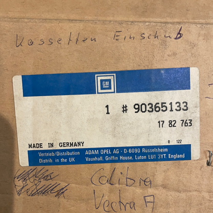 Original GM Opel Calibra Vectra A Kassetten Einschub Neu