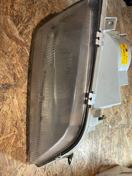 Original GM Opel Omega A Senator B Scheinwerfer rechts Neu