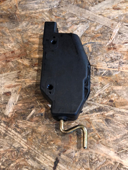 Original GM Opel Corsa B Stellmotor Heckklappe Neu
