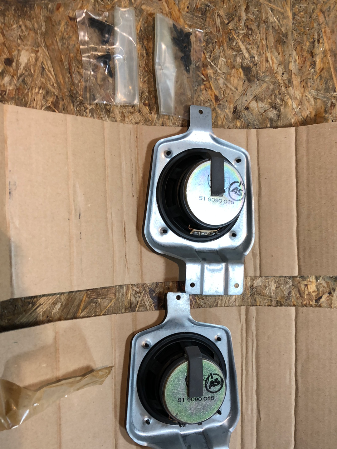 Original GM Opel Kadett E Caravan Heckklappen Lautsprecher Original Neu