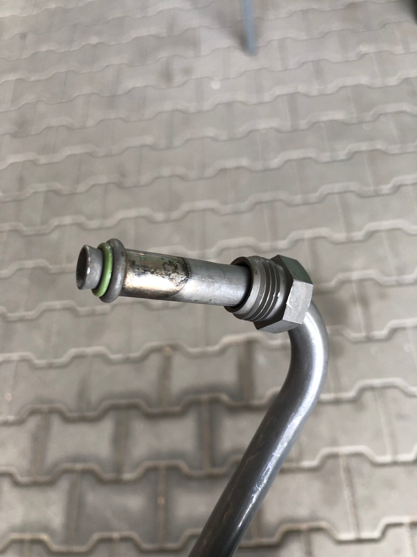 Original GM Opel Vivaro A 1,9L Rohr Pumpe Hilfskraftlenkung an Getriebe in Verbindung mit Klima Neu