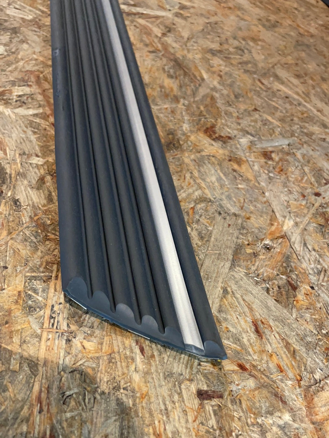 Original GM Opel Kadett E Schutzzierleiste Seitenwand hinten vorne links blau/grau mit Silberstreifen Neu