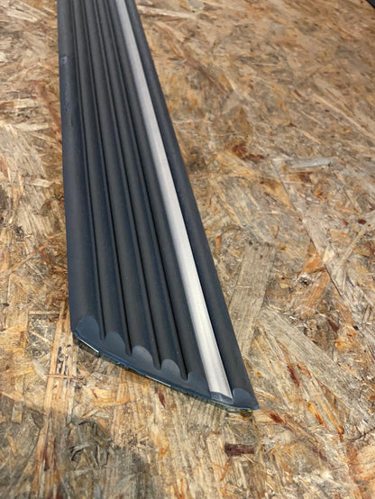 Original GM Opel Kadett E Schutzzierleiste Seitenwand hinten vorne links blau/grau mit Silberstreifen Neu