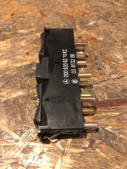 Original Mercedes Benz 190 S Klasse W123 Schalter Fensterheber Neu