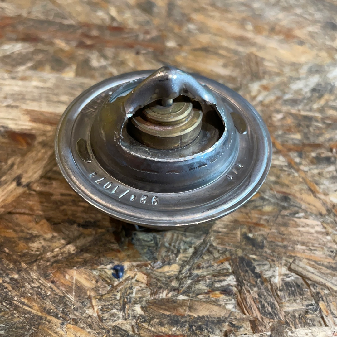 Original GM Opel Kadett C 1.0,1.2 Corsa A 1.0,1.2 Thermostat Kühlmittel Neu
