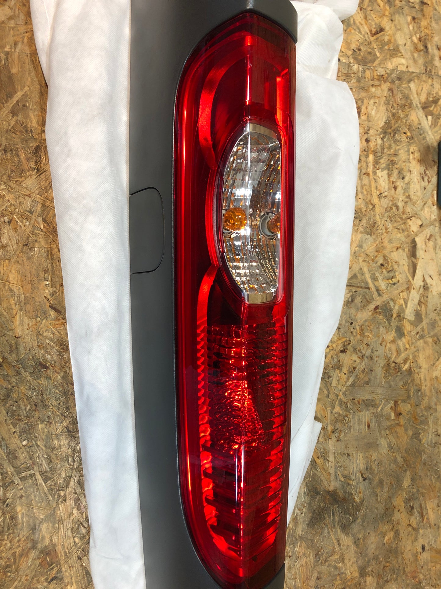 Original Opel Vivaro Box Rücklicht Rechts Neu