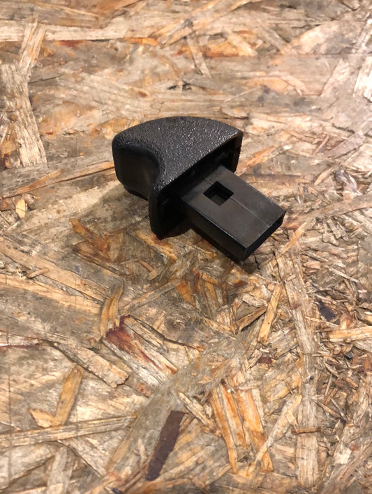 Original GM Opel Manta B Ascona B/C Kadett D/E Corsa A/B Frontera A Clip Knopf Vorderrückenlehne Neu